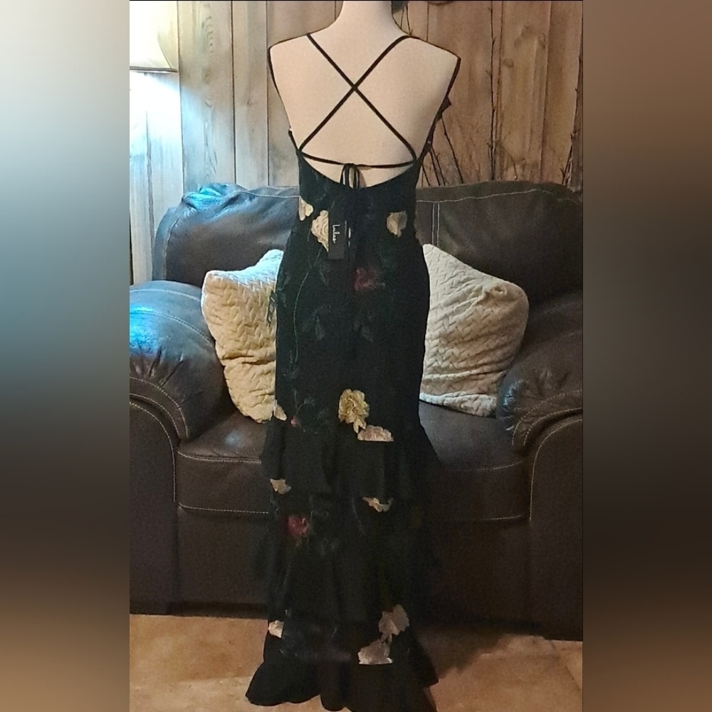 Lulu's True to Heart Black Floral Embroidered Maxi Dress Size S Mermaid Ruffled - Picture 8 of 12